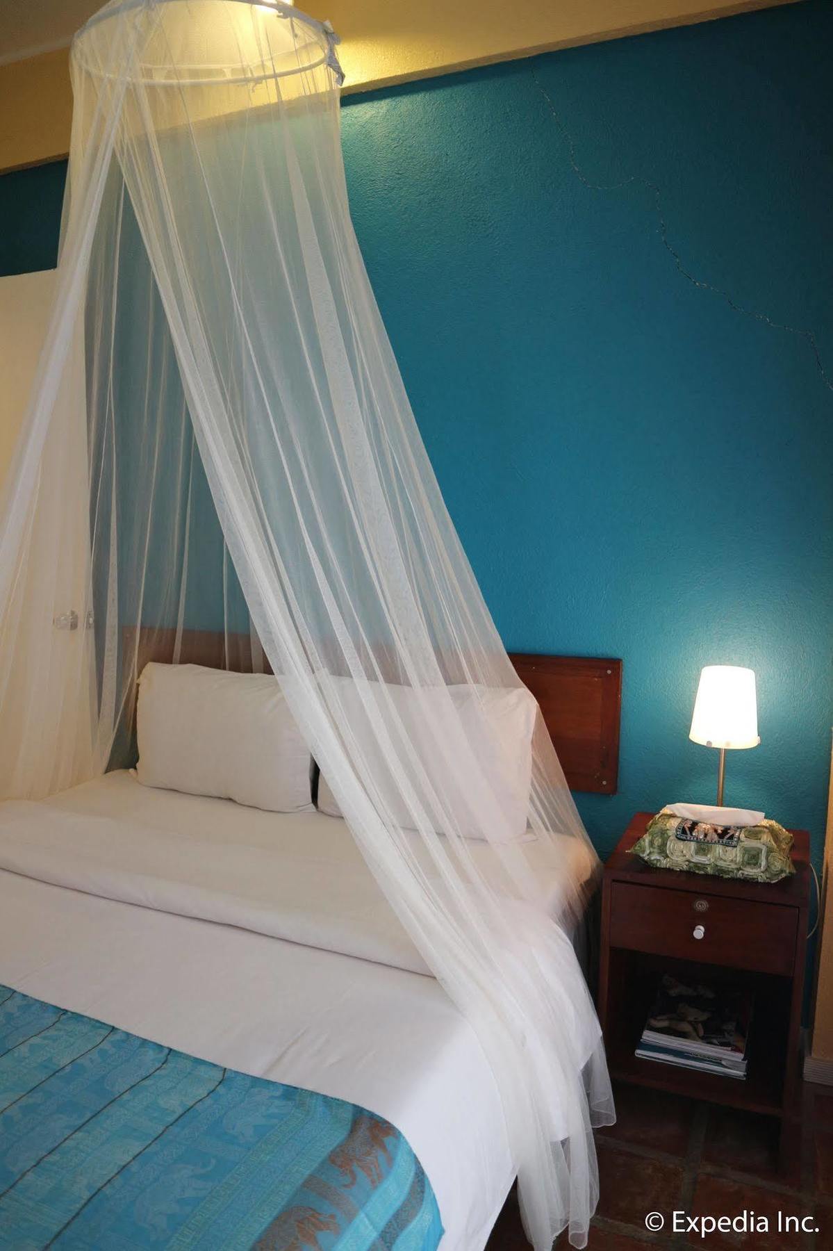 Sun Villa Beachfront Resort & Spa Balabag  Exterior photo